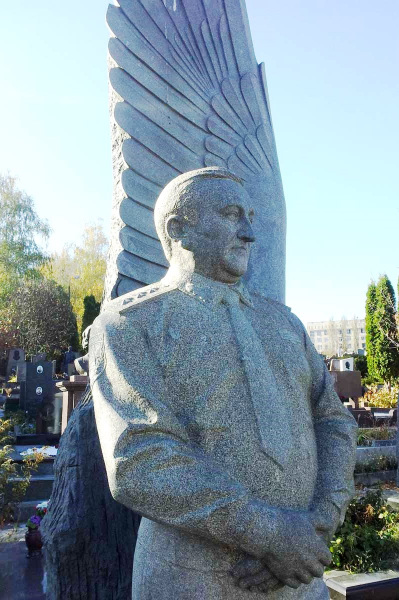 Пам'ятник Бородичам Л.І. та А.Л