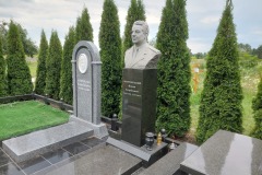 Пам’ятники батькам