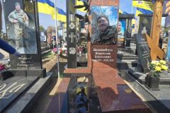Пам'ятник герою