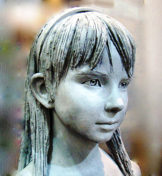Скульптура дитини